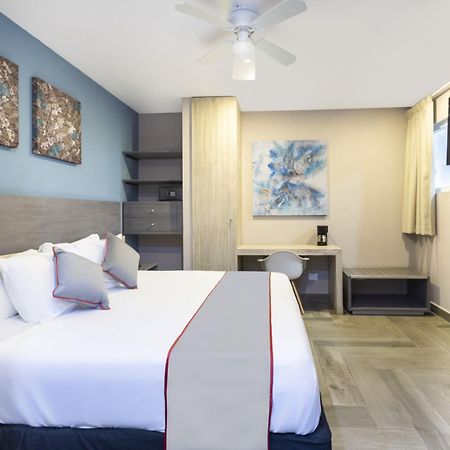 Bfh Attraction Deluxe Hotel Плайя-дель-Кармен Екстер'єр фото